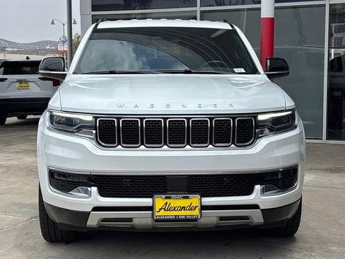 Used 2023 Jeep Wagoneer L Series II AWD/4WD image 9