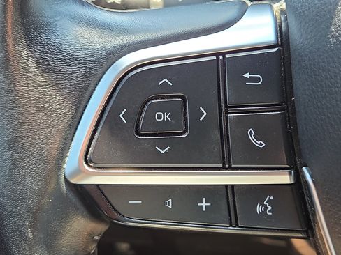 Used 2021 Toyota Highlander XSE FWD image 21