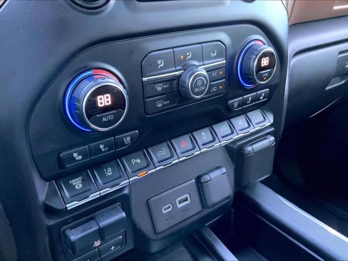 Used 2021 Chevrolet Silverado 3500 High Country w/ Technology Package image 35