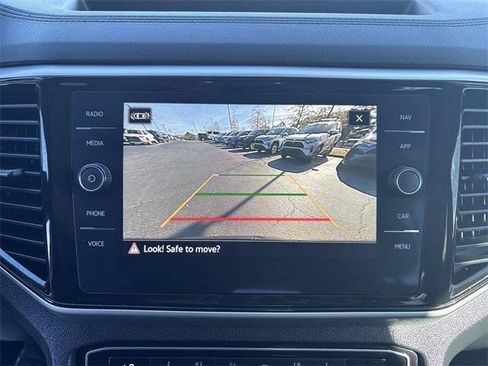 Used 2022 Volkswagen Atlas SEL Premium image 18
