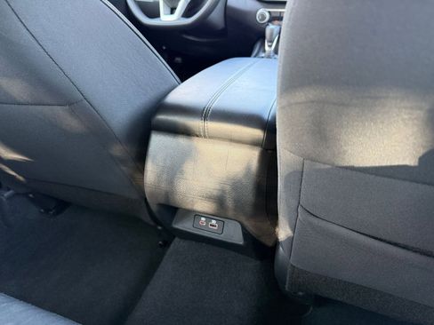 Used 2025 Nissan Altima 2.5 SV FWD image 23