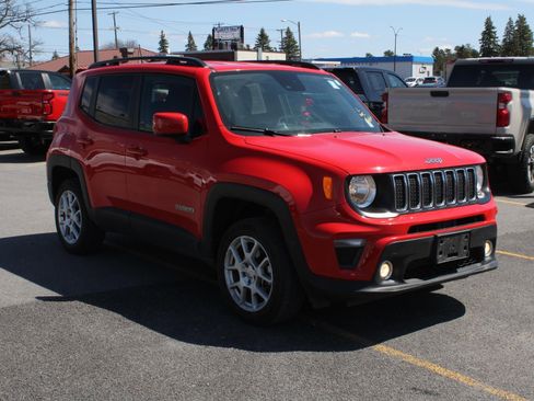 Used 2021 Jeep Renegade Latitude w/ Convenience Group image 3