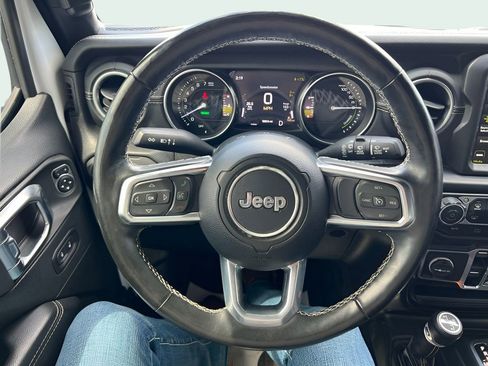 Used 2022 Jeep Wrangler Unlimited Sahara w/ Cold Weather Group AWD/4WD image 31