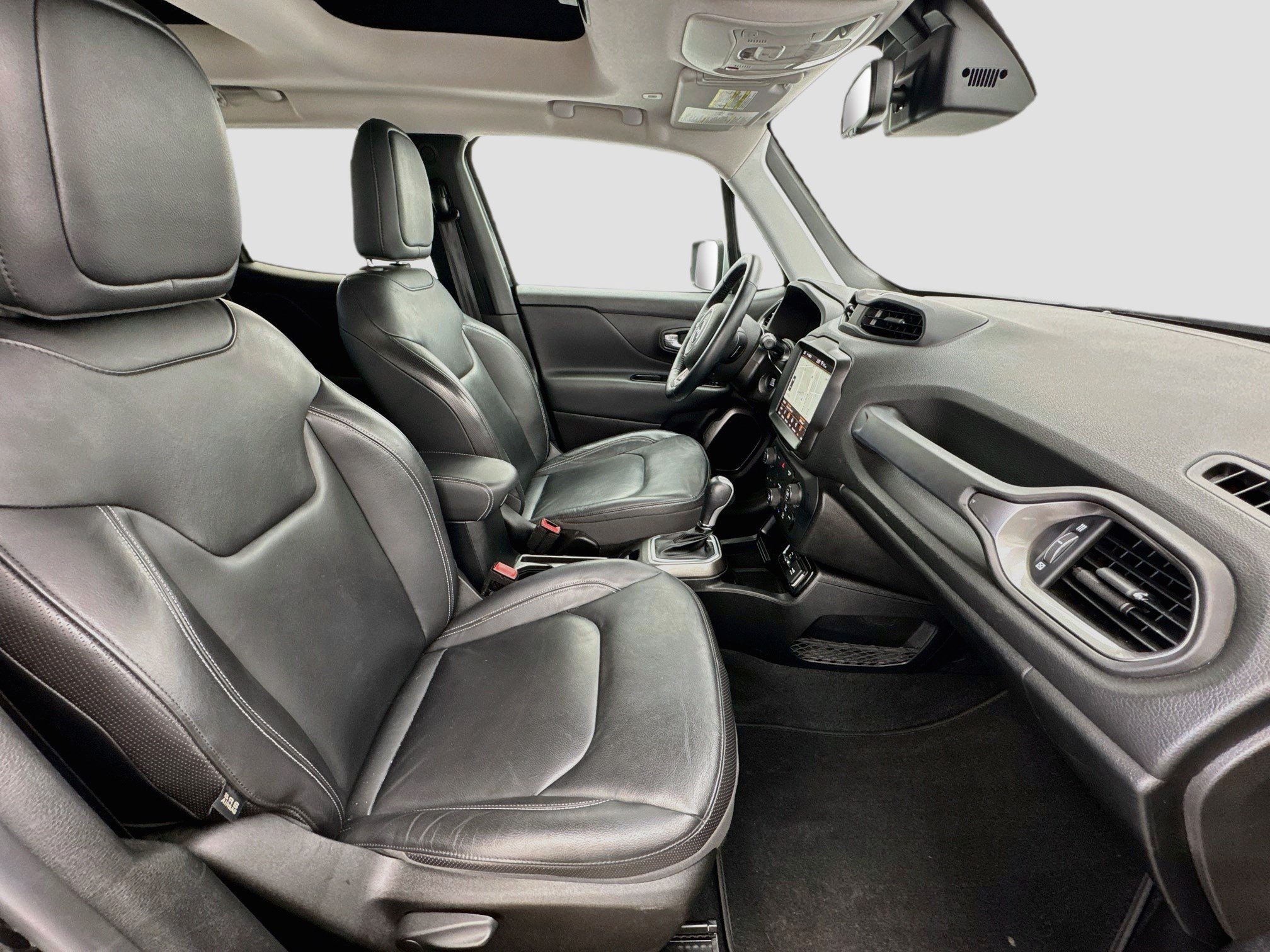 Used 2018 Jeep Renegade Limited w/ UConnect 8.4 Nav Group FWD image 19