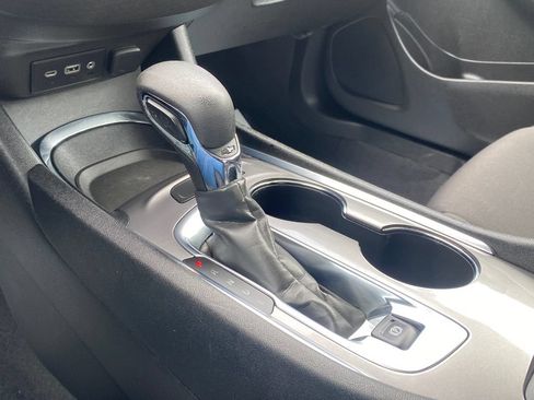 Used 2023 Chevrolet Malibu LT FWD image 25