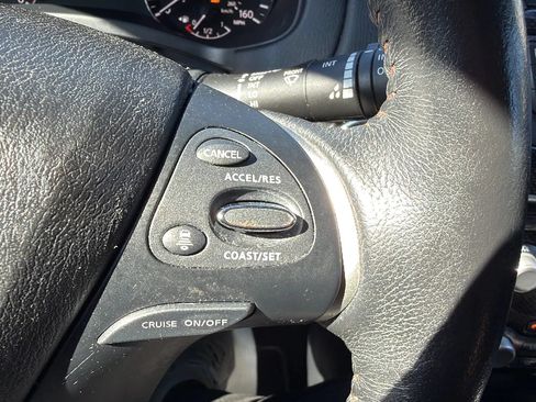Used 2020 Nissan Pathfinder SL AWD/4WD image 11