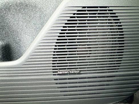 New 2026 Subaru Outback Touring AWD/4WD image 17