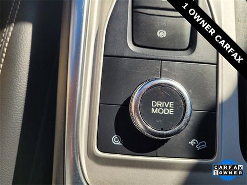 Used 2023 Ford Explorer Limited image 24