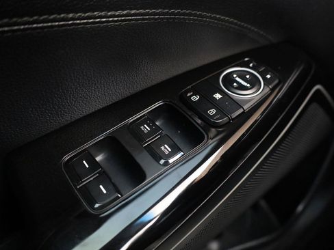Used 2017 Kia Cadenza Premium FWD image 33