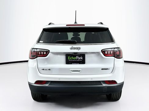 Used 2022 Jeep Compass Latitude w/ Sun and Sound Group AWD/4WD image 7
