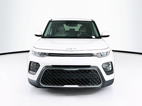 Used 2022 Kia Soul LX w/ Technology Package image 2