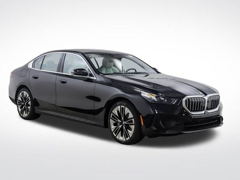 Used 2026 BMW 530i xDrive w/ Premium Package AWD/4WD image 8