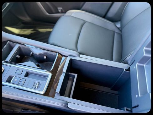 New 2026 Nissan Pathfinder SL FWD image 30