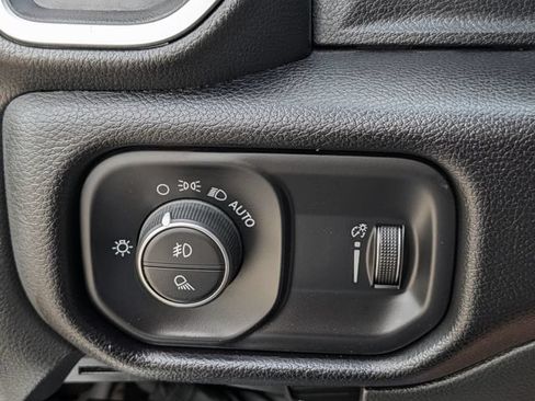 Used 2024 RAM 2500 Big Horn AWD/4WD image 23