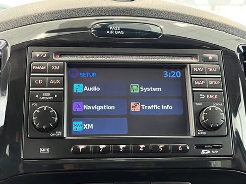 Used 2014 Nissan Juke SL image 18