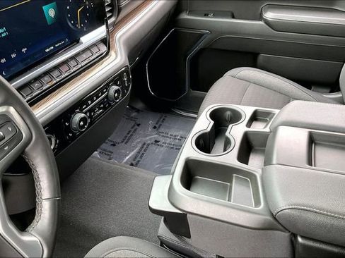 Used 2024 Chevrolet Silverado 1500 LT image 13