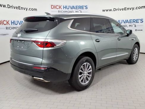 Used 2023 Buick Enclave Essence AWD/4WD image 4