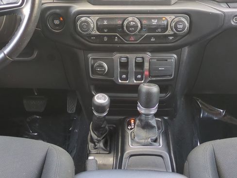 Used 2021 Jeep Wrangler Sport AWD/4WD image 20