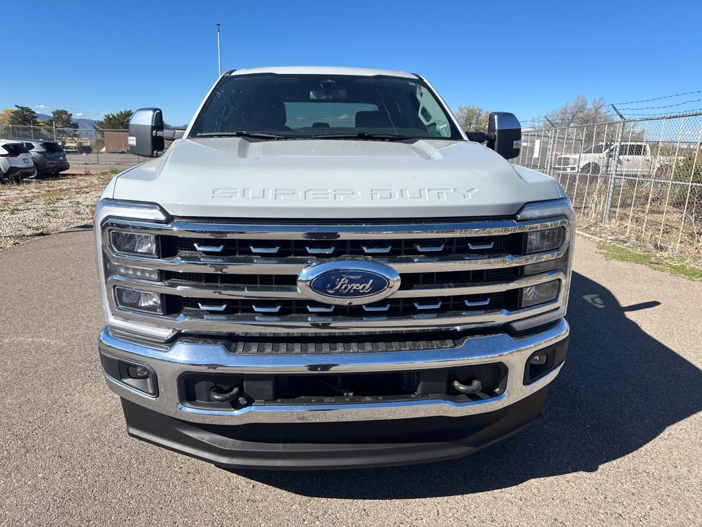 Used 2025 Ford F350 Lariat AWD/4WD image 2