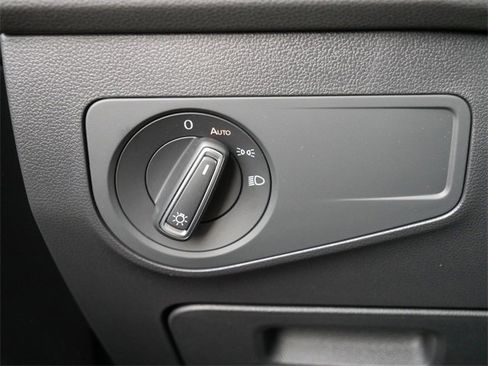 Certified 2024 Volkswagen Tiguan SE image 24