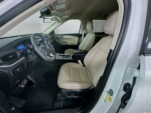 Used 2024 Ford Explorer XLT w/ Equipment Group 202A image 25