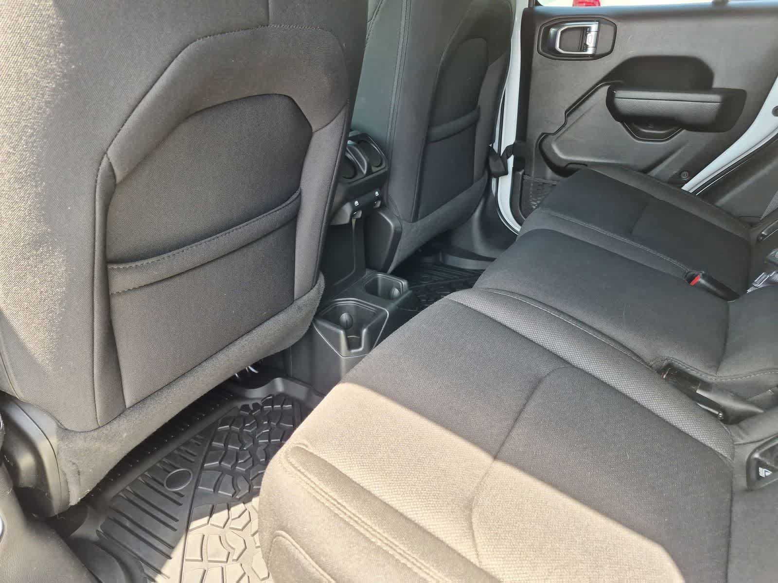 Used 2023 Jeep Gladiator Sport AWD/4WD image 19