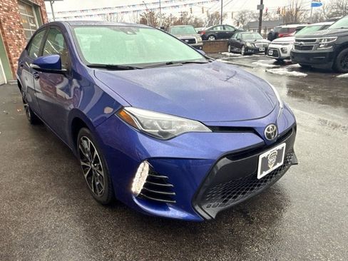 Used 2018 Toyota Corolla XSE image 3