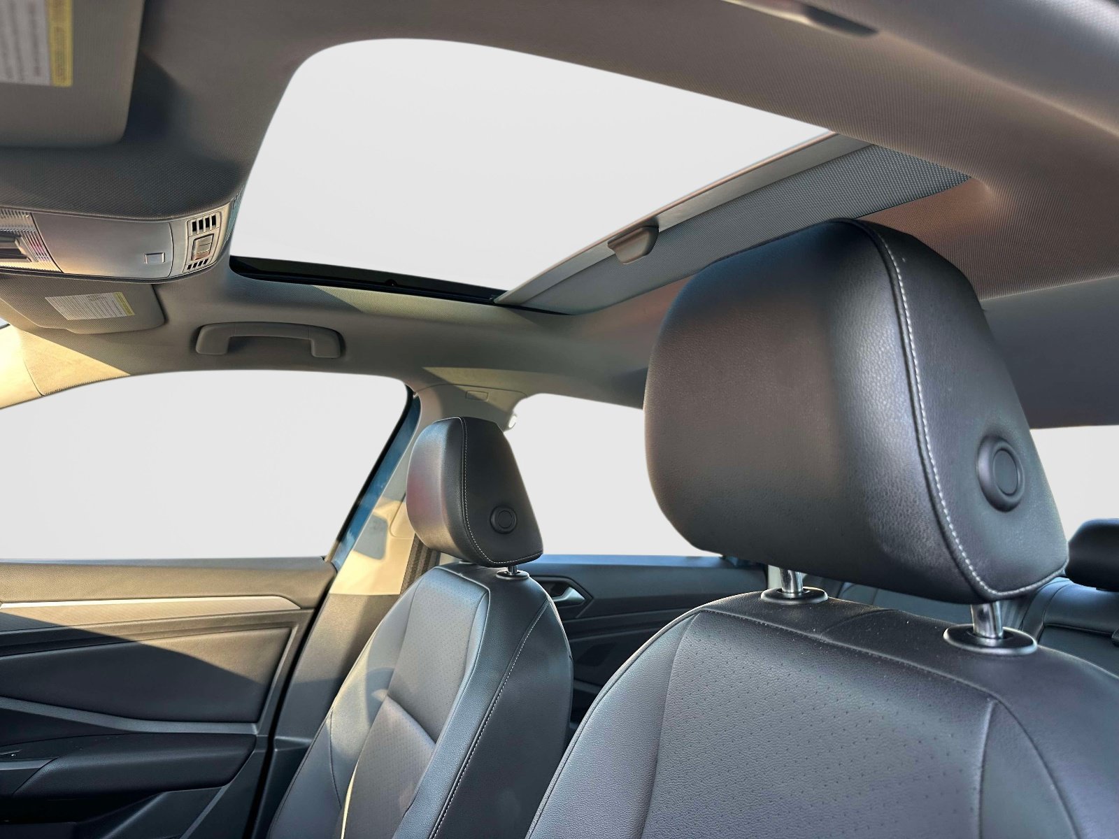 Certified 2020 Volkswagen Jetta SE FWD image 15