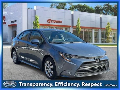 Used 2026 Toyota Corolla LE image 1