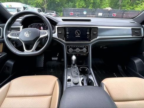 Used 2023 Volkswagen Atlas Cross Sport SE AWD/4WD image 16