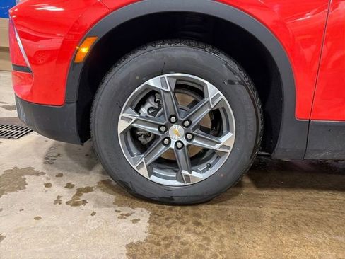 Used 2025 Chevrolet Blazer LT image 32