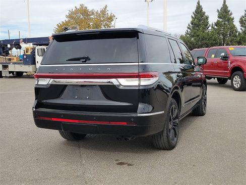 Used 2024 Lincoln Navigator Reserve image 10