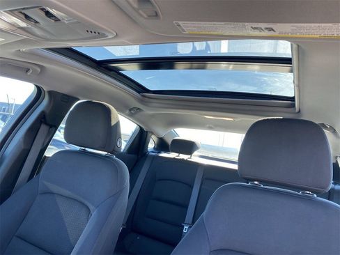 Used 2022 Chevrolet Malibu LT image 34