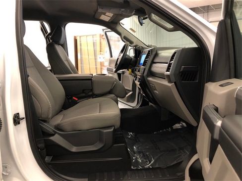 Used 2022 Ford F250 XLT w/ Black Appearance Package image 38