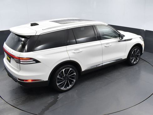 New 2025 Lincoln Aviator Reserve w/ Equipment Group 201A image 3