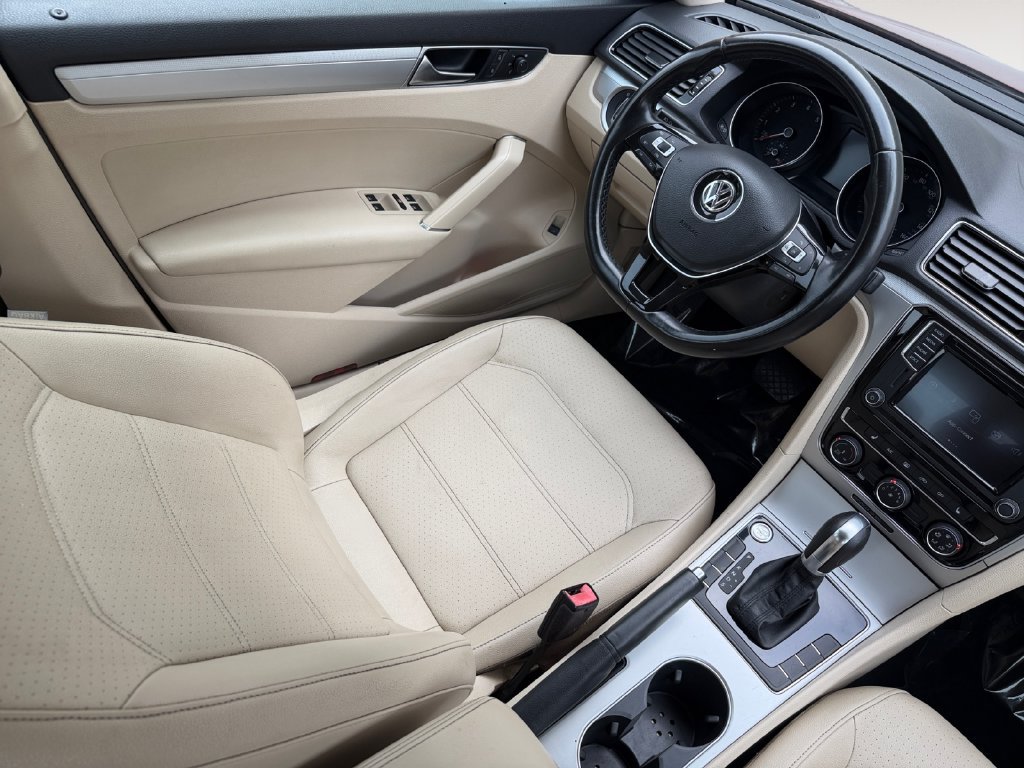 Used 2019 Volkswagen Passat 2.0T Wolfsburg w/ Wheels & Sunroof Package FWD image 15