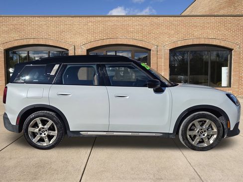 Used 2025 MINI Cooper Countryman S image 2