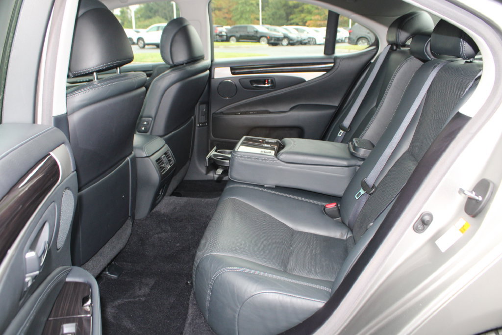 Used 2017 Lexus LS 460 AWD w/ Comfort Package image 14
