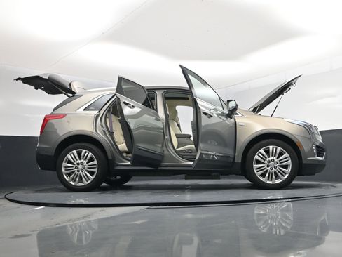 Used 2019 Cadillac XT5 Premium Luxury image 21