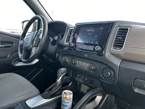 Used 2022 Nissan Frontier SV w/ Technology Package image 14