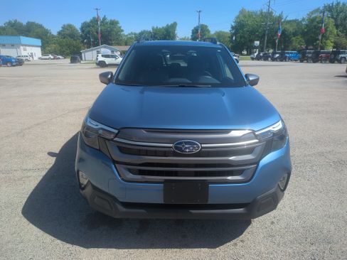 Used 2025 Subaru Forester Premium AWD/4WD image 6