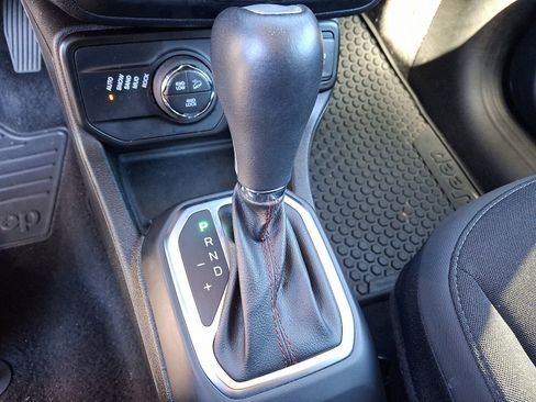 Used 2023 Jeep Renegade Trailhawk image 14