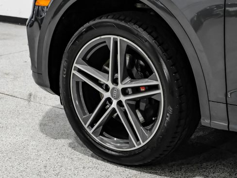 Used 2018 Audi SQ5 Premium Plus w/ Navigation Package AWD/4WD image 56