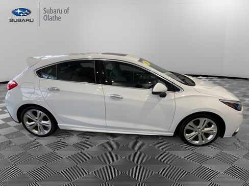 Used 2017 Chevrolet Cruze Premier image 12