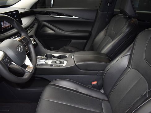 Certified 2025 INFINITI QX60 Pure image 13