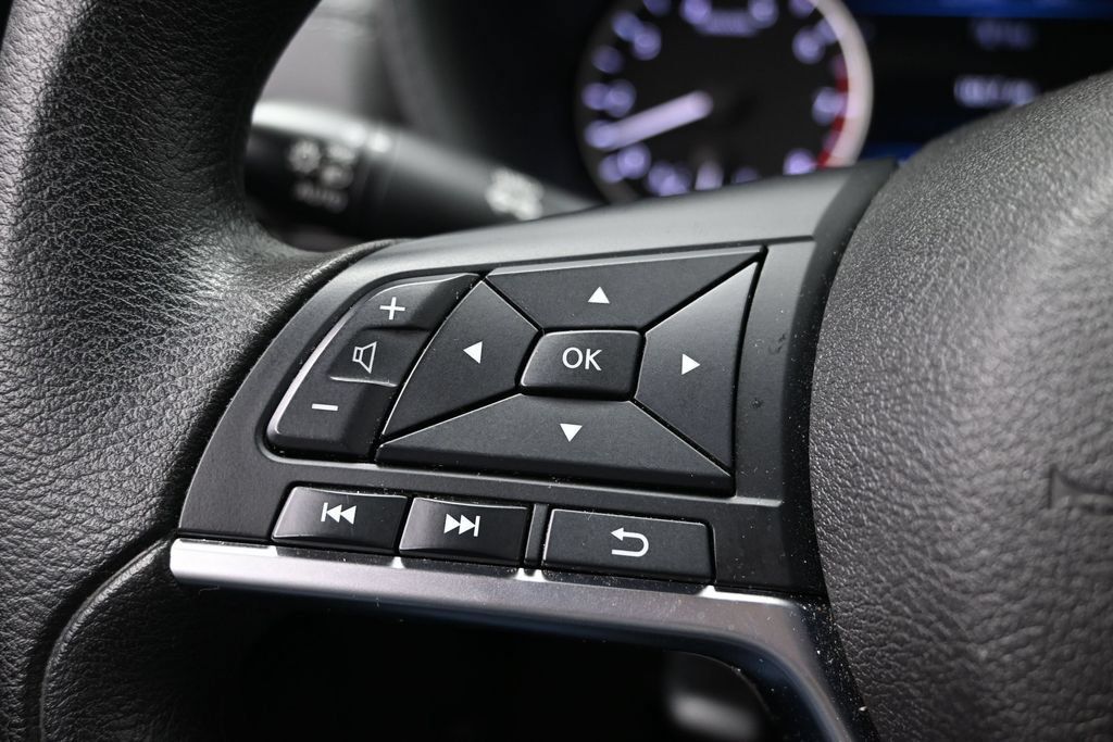 Used 2024 Nissan Sentra SV FWD image 24