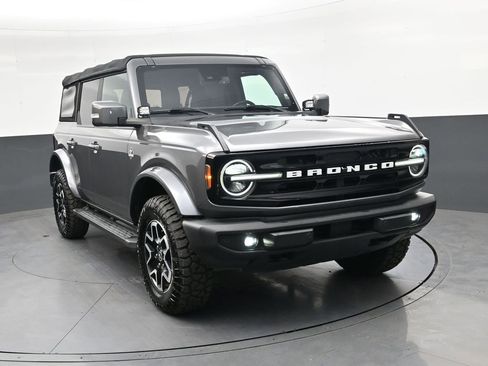 Used 2021 Ford Bronco Outer Banks AWD/4WD image 1