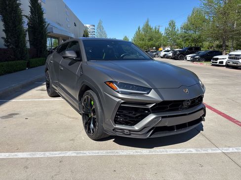 Used 2022 Lamborghini Urus image 4