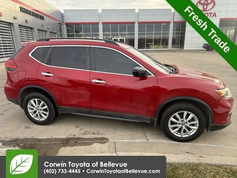 Used 2017 Nissan Rogue SV w/ Midnight Edition image 3