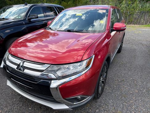 Used 2016 Mitsubishi Outlander SE AWD/4WD image 1